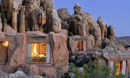 Khách sạn hiện đại trong hang động từ thời đồ đá