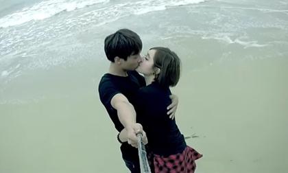Clip tình yêu của cặp đôi mê phượt 'đốn tim' dân mạng