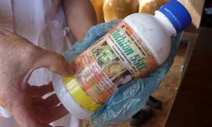 Nỗi đau gia đình cặp tình nhân nhí uống thuốc độc