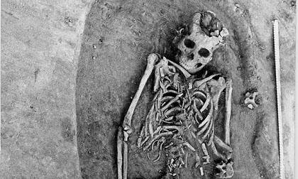 Phát hiện mới về hài cốt  7.700 năm của người mẹ mang thai song sinh