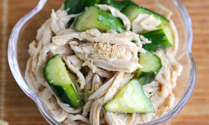 Nộm gà dưa chuột chống ngán cho Tết