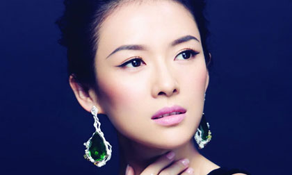 Chương Tử Di khoe vẻ đẹp sang trọng trên tạp chí