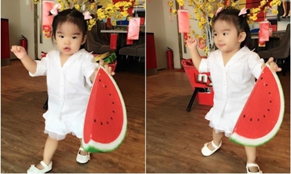 Con gái Xuân Lan xúng xính váy áo đón năm mới
