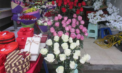 Giá hoa tươi tăng chóng mặt dịp Valentine