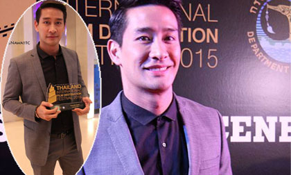 Pong Nawat quyến rũ 'chết người' trên thảm đỏ