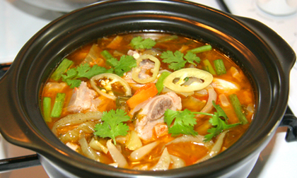 Sai lầm 'chết người' phổ biến khi ăn canh cần loại bỏ ngay