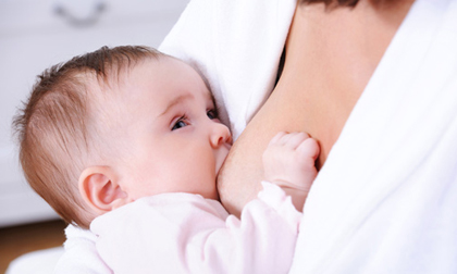 Dạy mẹ cách cho con bú 'chuẩn không cần chỉnh'