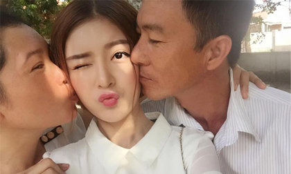 Cảnh đón Tết tại quê nhà của các hot girl Việt 