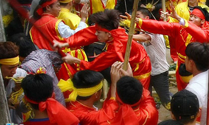 Hỗn chiến kinh hoàng ở lễ hội đền Gióng
