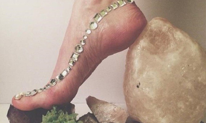 Trào lưu giày cao gót trong mơ hút giới trẻ