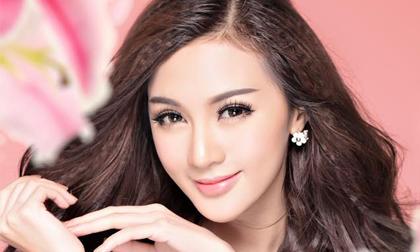 Hotgirl Kelly Nguyễn đẹp tinh khôi với sắc trắng