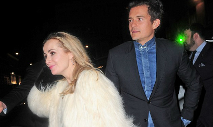 Orlando Bloom thân mật bên 'gái lạ' ngay sau khi tái ngộ vợ cũ