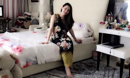 Trang Nhung khoe phòng riêng cũ thời chưa lấy chồng xinh xắn