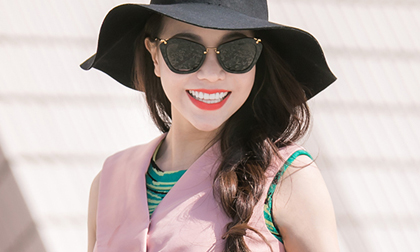 Trà Ngọc Hằng sặc sỡ trên đường phố Hồng Kông