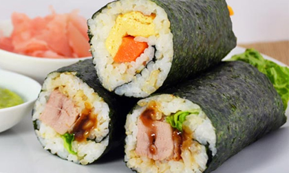 Tận dụng đồ thừa dịp Tết làm xôi cuộn rong biển ngon tuyệt