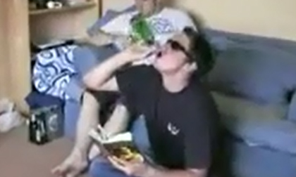 20 cách mở bia thú vị