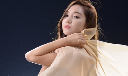 Jessica đẹp 'miễn chê' trong hậu trường chụp ảnh