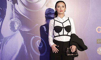 Huyền Ny chuộng mốt diện áo ngực 'lộ thiên'