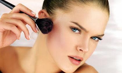 Cách tạo khối cho khuôn mặt đẹp hoàn hảo ngày 8/3