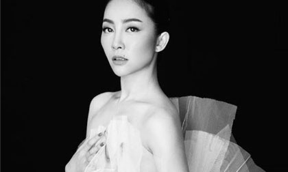 Linh Nga khoe dáng táo bạo trong loạt ảnh đen trắng