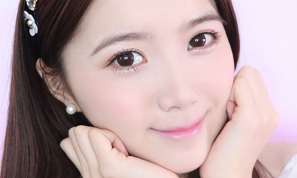 Bí quyết giúp chị em trẻ ra vài tuổi với trang điểm