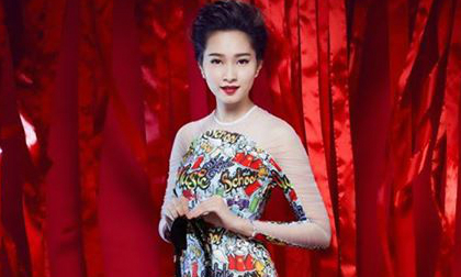 Hoa hậu Đặng Thu Thảo quyến rũ như nữ hoàng