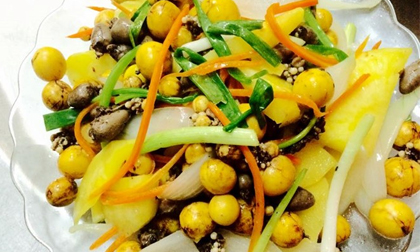 Dứa xào trứng non ngon cơm chiều mưa lạnh