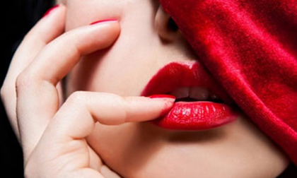 Cách đơn giản để làm son dưỡng cho môi mềm mại