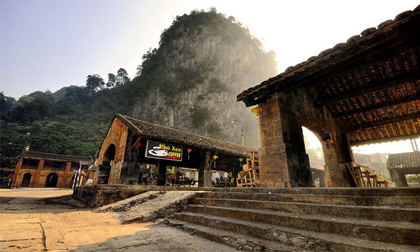 Lãng đãng bức tranh phố cổ Đồng Văn