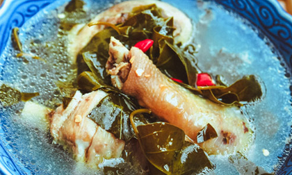 Canh gà lá giang bổ dưỡng cuối tuần