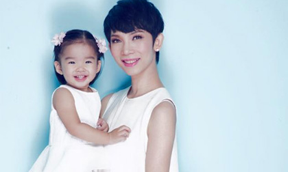 Mẹ con Xuân Lan đẹp lung linh trong loạt ảnh mới 