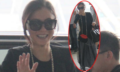 Trương Bá Chi mặc lôi thôi như mắc màn ở sân bay