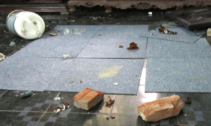 Cháu nội nghi 'ngáo đá' dùng ghế đánh bà tử vong