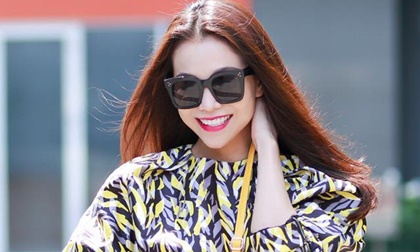 Trà Ngọc Hằng 'tươi như hoa' tung tăng xuống phố