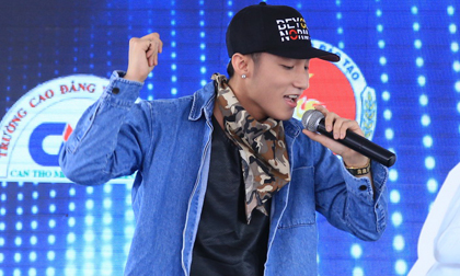 Sơn Tùng MTP khấy động sân khấu với hàng loạt bản hit