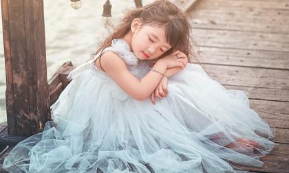 Ngẩn ngơ vẻ đẹp của bé gái lai 4 tuổi