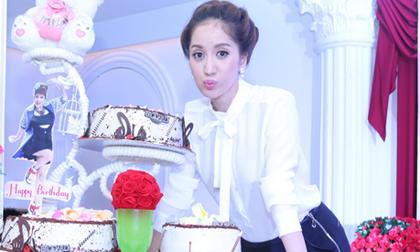 Khánh Thi thừa nhận sẽ sinh con trai vào tháng 7 tới