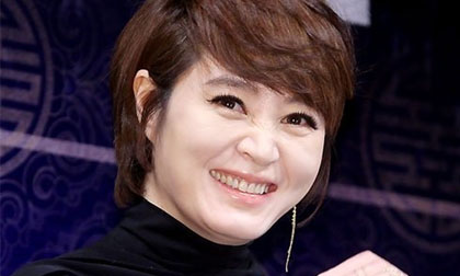 Kim Hye Soo lộ gương mặt béo tròn tại sự kiện
