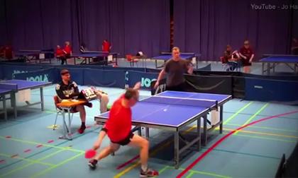 Cú đánh 'oái oăm' nhất lịch sử bóng bàn