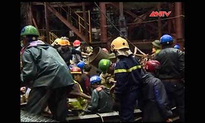 Hiện trường vụ sập giàn giáo, 14 người chết