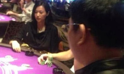 Từ Tịnh Lôi bị 'tóm' ảnh ở sòng bạc