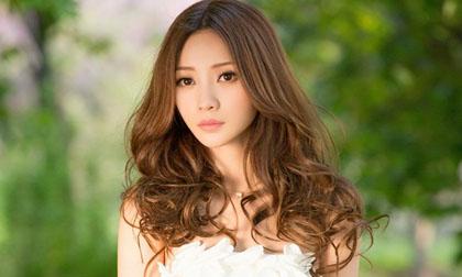 Liễu Nham xinh như cô dâu với váy trắng tinh khôi