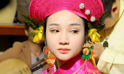 Vẻ đẹp của cô đồng 9X 'đốn tim' cộng đồng mạng