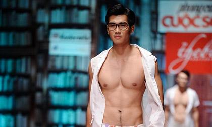 Dàn mẫu nam đồng loạt khoe ngực trần trên sàn diễn