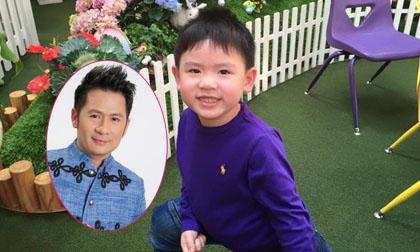 Cậu út nhà Bằng Kiều 'hớn hở' khi được đưa đi chơi