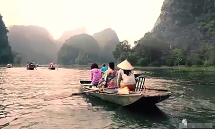 Việt Nam đẹp mê hồn trong con mắt du khách nước ngoài