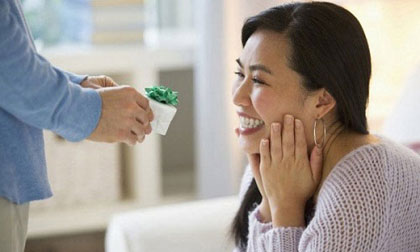 Nói yêu vợ bây giờ, để sau không còn ngượng