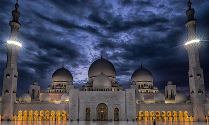 Choáng ngợp trước đại thánh đường lộng lẫy ở Abu Dhabi