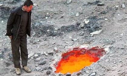 'Cổng địa ngục' bất ngờ xuất hiện ở Trung Quốc