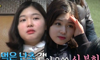 Cô gái gây kinh ngạc với tài trang điểm trong 60 giây đi thang máy